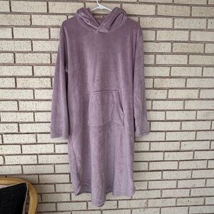Costco brand Snuggie purple pink long sleeve with hoodie
